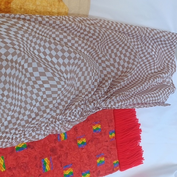 NO COMMENT Tan and White Checkered Ruched Side Bodycon Dress, lined, side slit - Picture 3 of 9